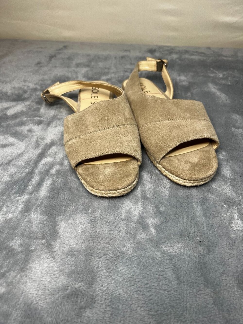 Sole Society Women’s Dolven Dune Cow Suede Back Strap Sandals Beige Size 7 - New